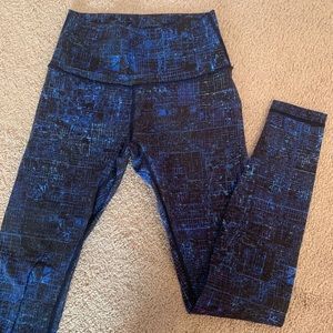 LULULEMON SIZE 4 LEGGINGS